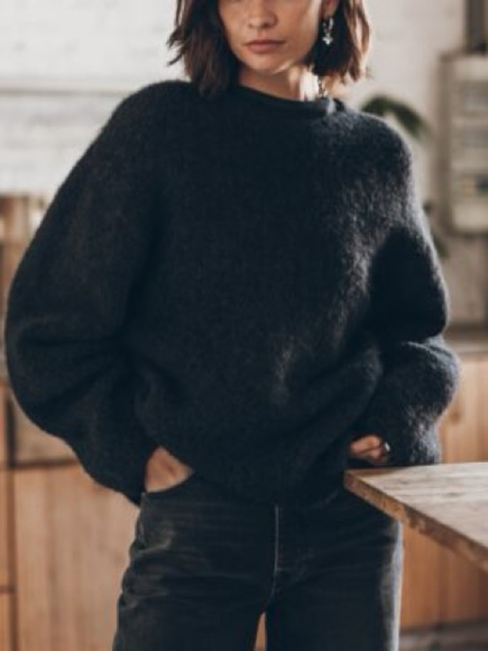 Mikuta The Light Fluffy Alpaca Sweater black